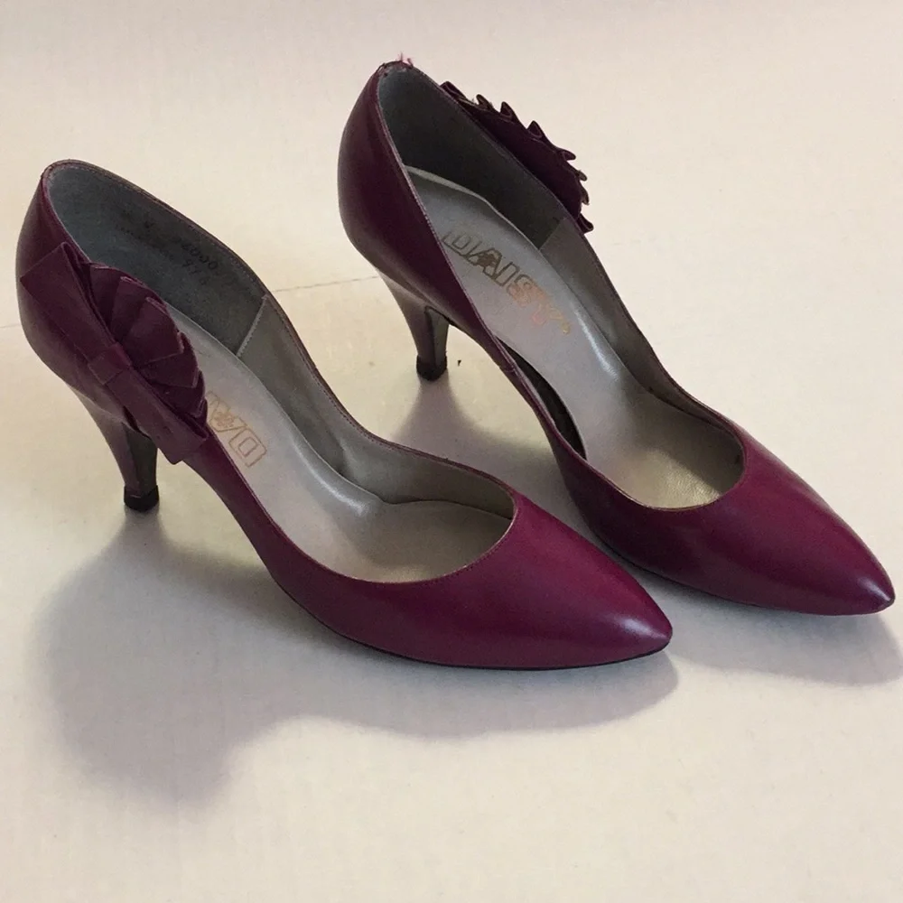 Vintage 80s pumps. 1 PAIR MAGENTA only available(like Louboutin-style black pr)​